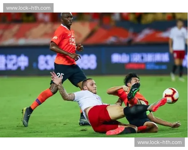 绿茵烽火，王者之争：2013恒大与国安的史诗对决